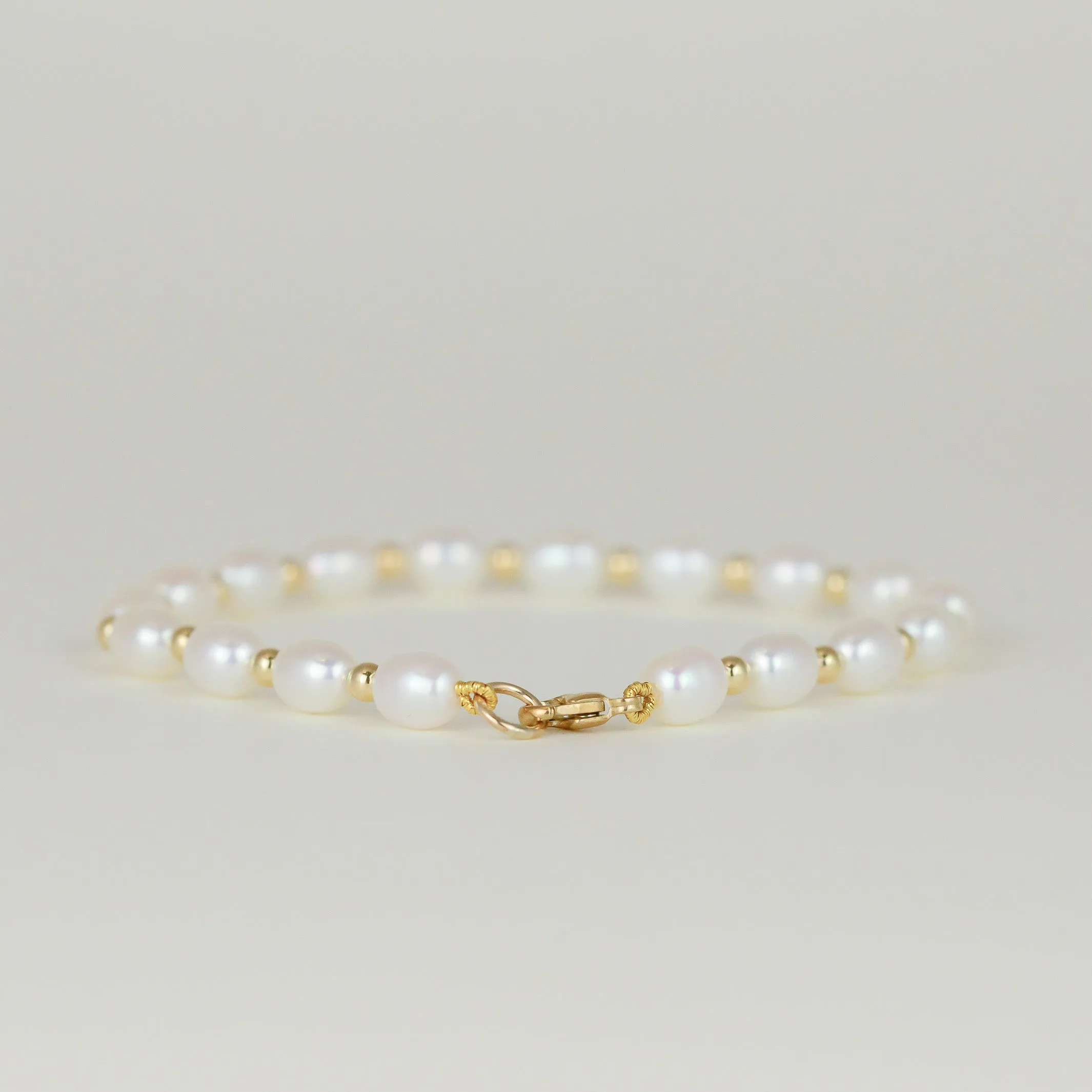 9ct Yellow Gold Freshwater Pearl and Gold Bead Bracelet