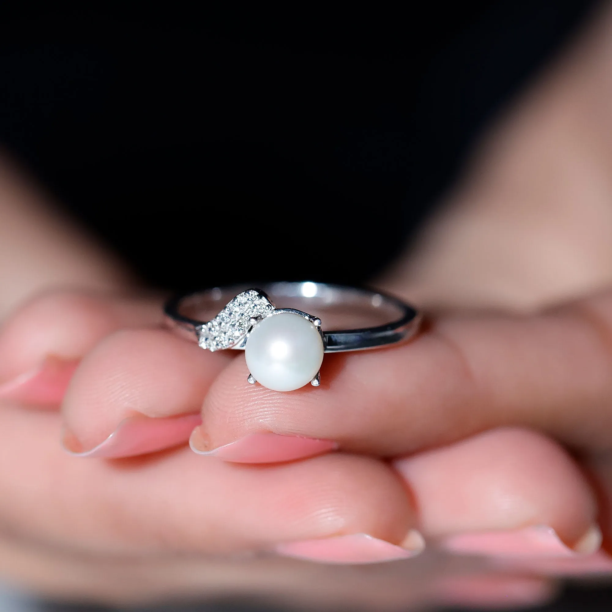 Classic Freshwater Pearl Solitaire Ring with Diamond Leaf