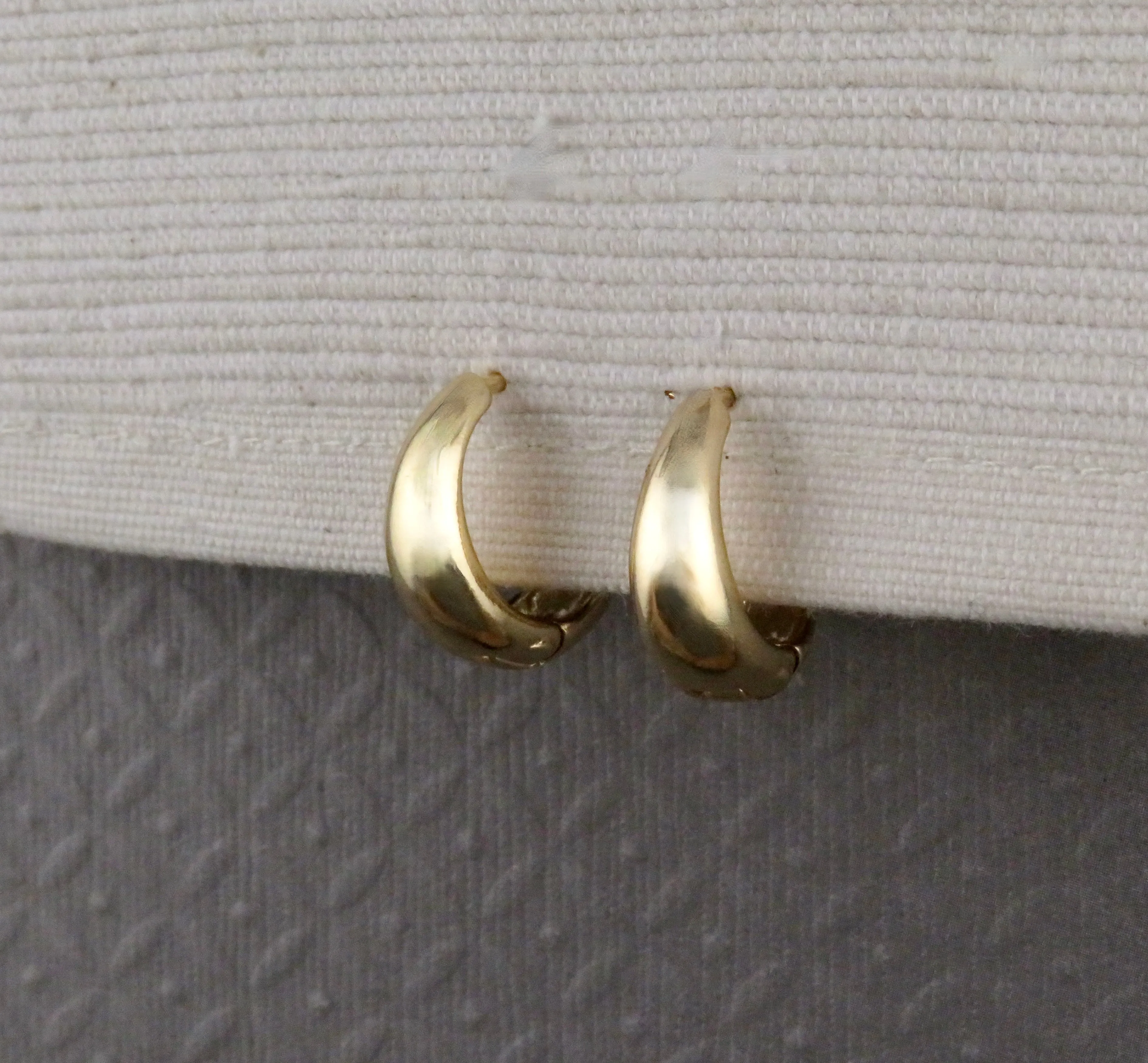 Gold Filled Tapered Hoops - Medium