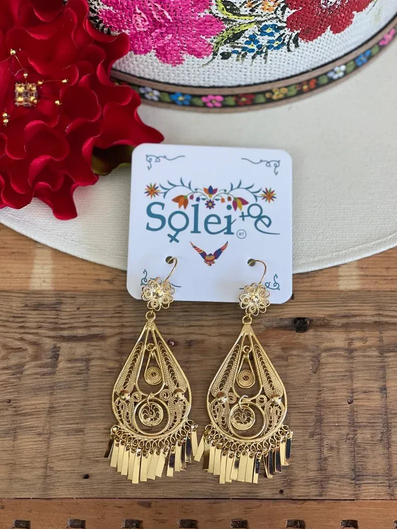 Pera Lágrima Earrings