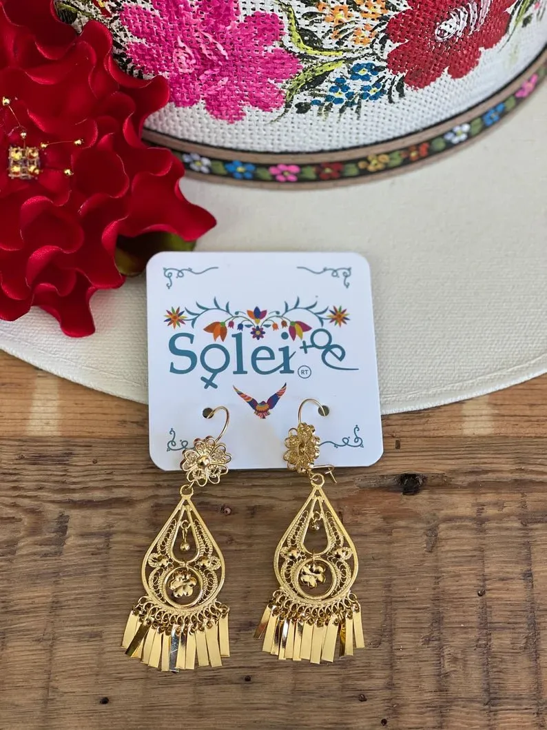 Pera Lágrima Earrings