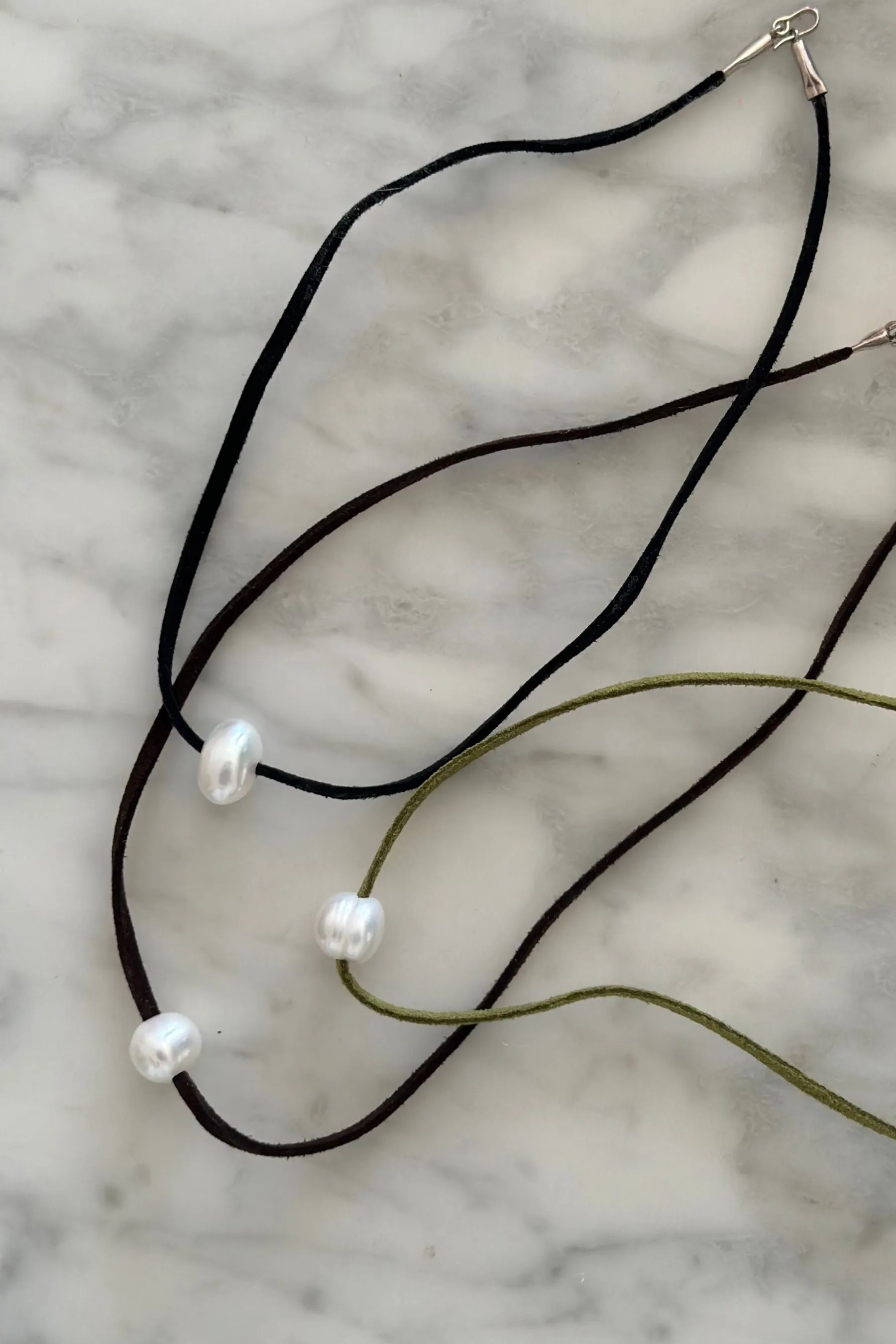 Single Pearl on Leather Necklace