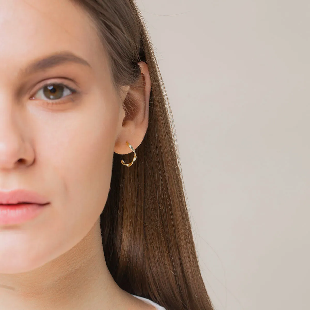 Small Twist Hoop Earrings